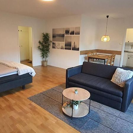 Apartment With Garden Near Metro! Стокхолм Екстериор снимка