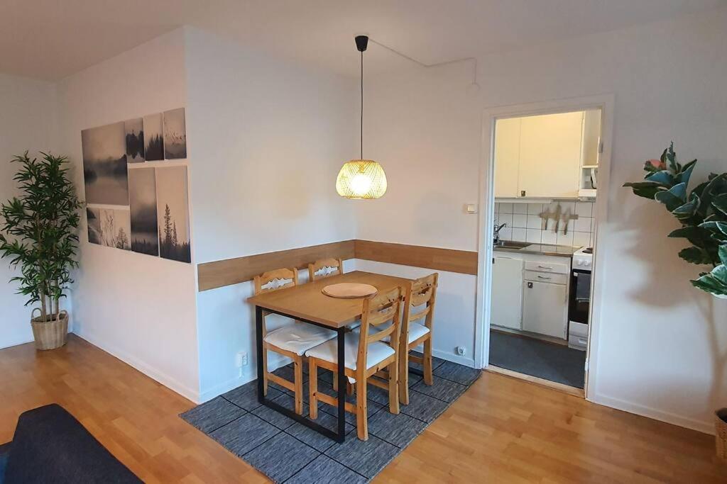 Apartment With Garden Near Metro! Стокхолм Екстериор снимка