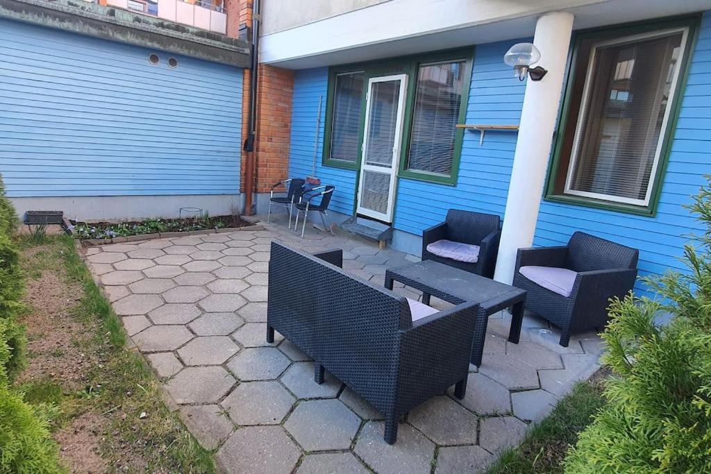 Apartment With Garden Near Metro! Стокхолм Екстериор снимка