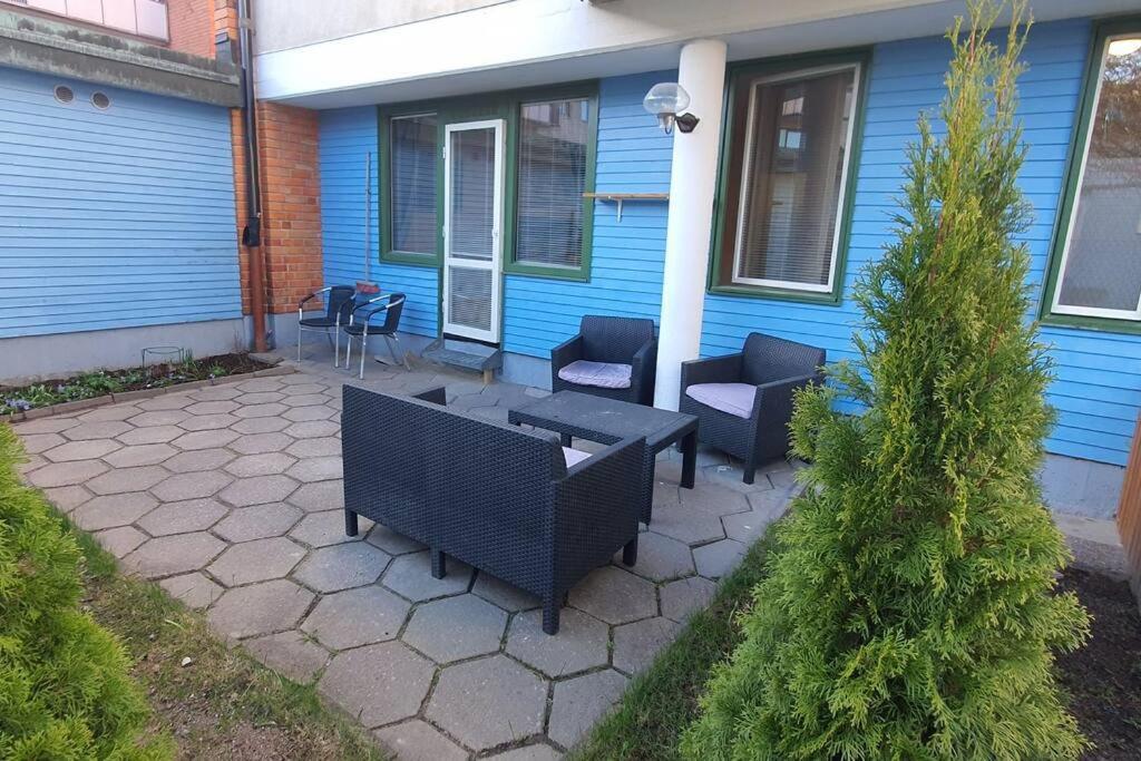 Apartment With Garden Near Metro! Стокхолм Екстериор снимка